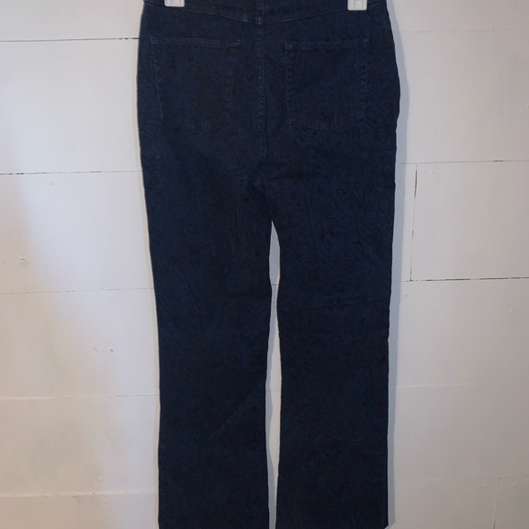 Jeans - Picture 2 of 3